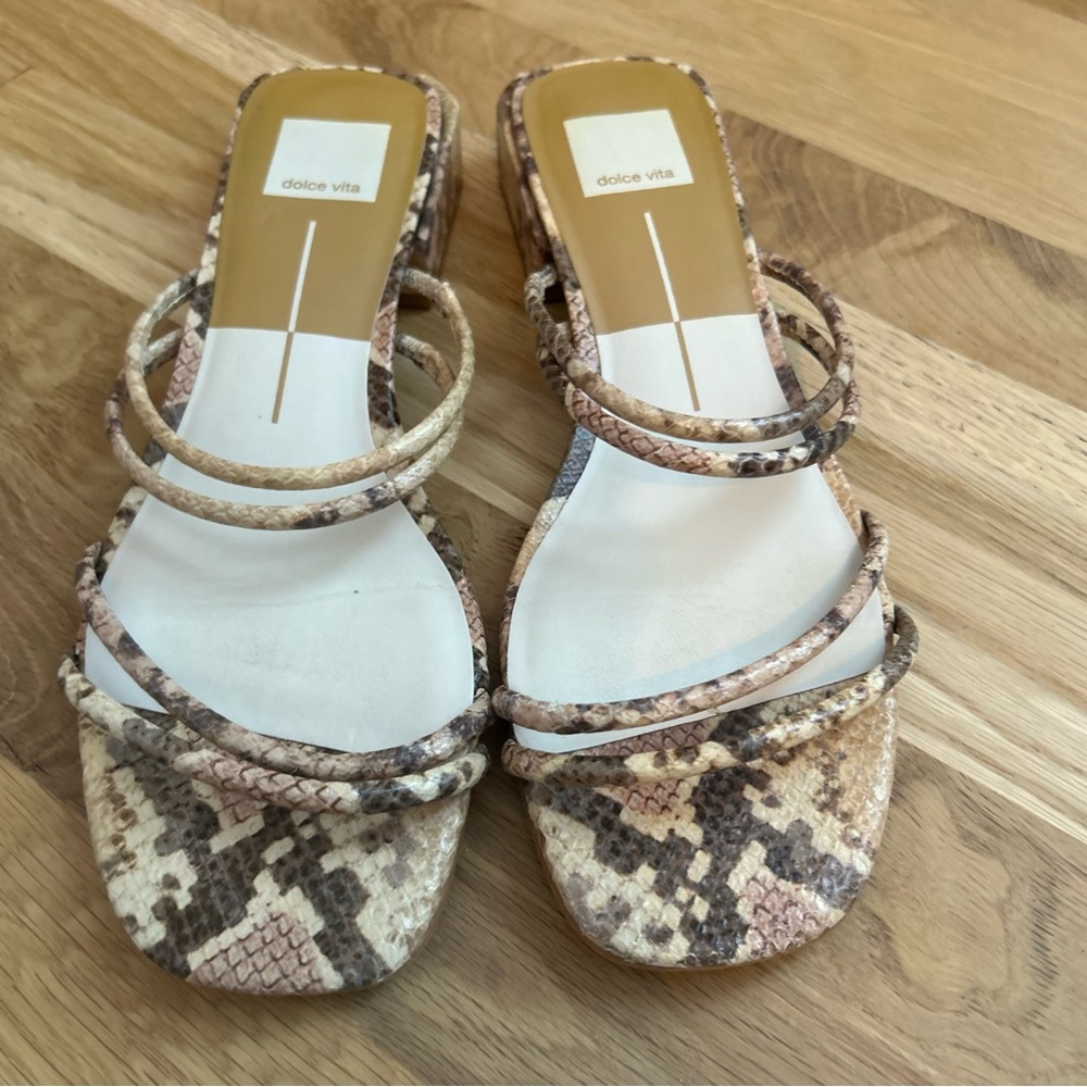 Dolce Vita Haize Embossed Leather Snakeskin Sandals 8 - Picture 3 of 6